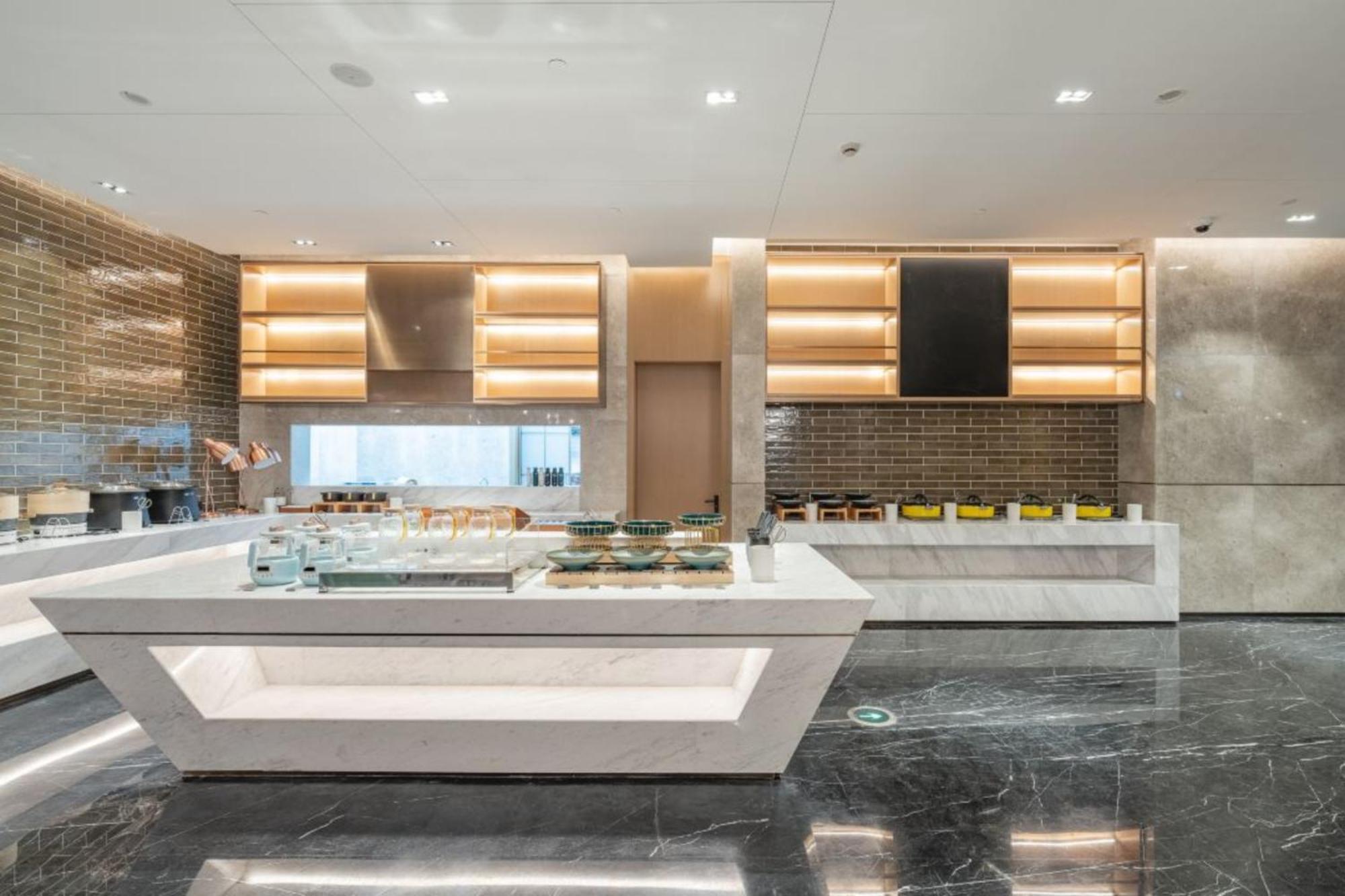 Hotel Atour Lingang New Town Shanghai