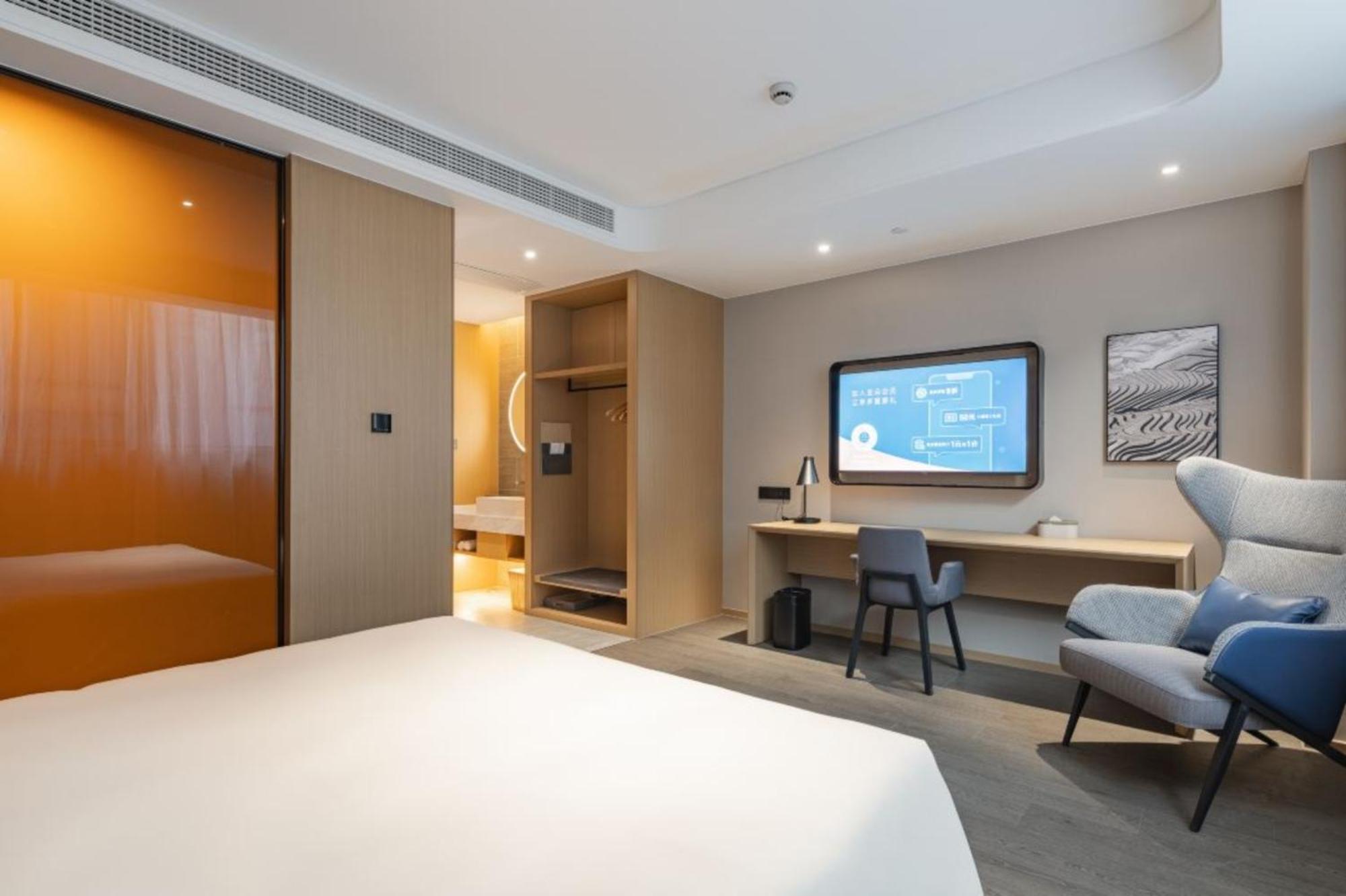 Hotel Atour Lingang New Town