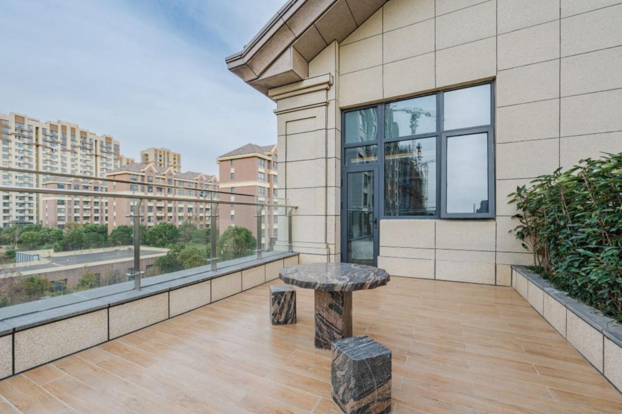 Hotel Atour Lingang New Town Shanghai